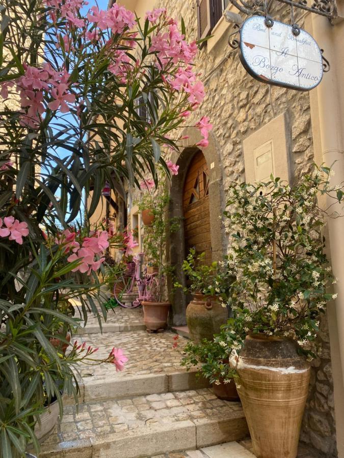 Il Borgo Antico Bed & Breakfast Rocca Massima Bagian luar foto