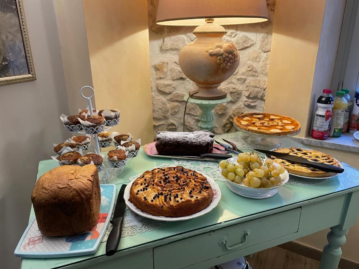 Il Borgo Antico Bed & Breakfast Rocca Massima Bagian luar foto