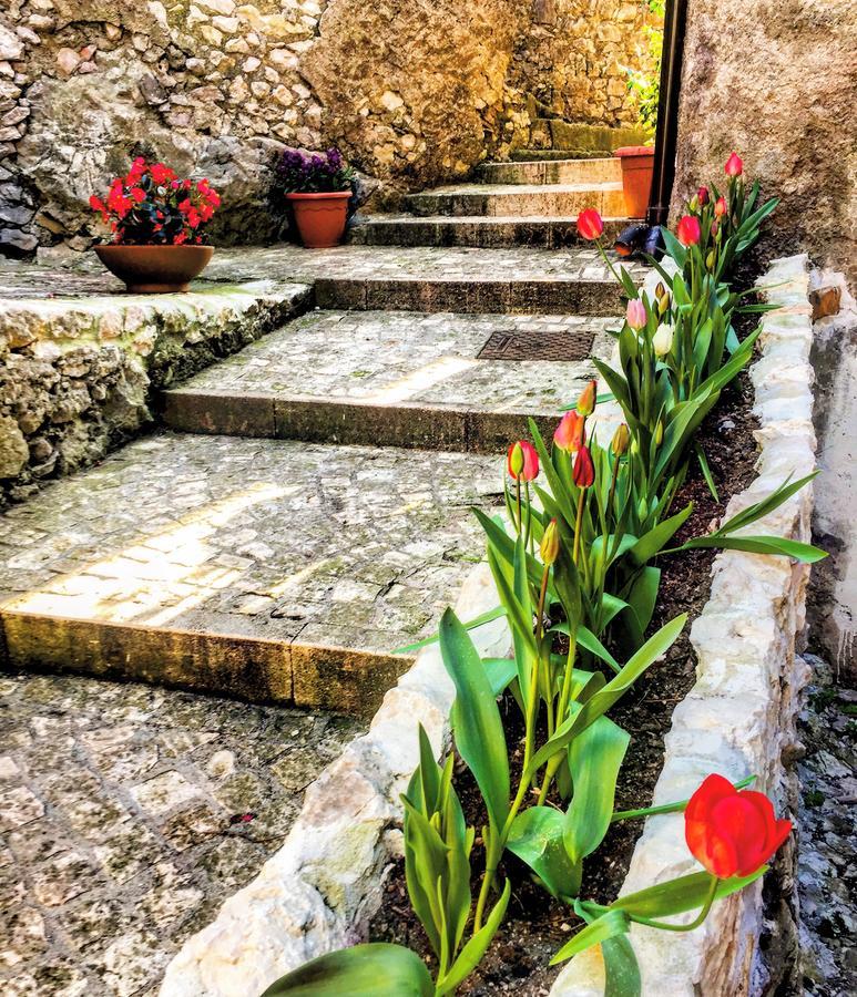 Il Borgo Antico Bed & Breakfast Rocca Massima Bagian luar foto