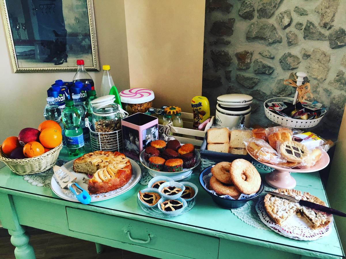 Il Borgo Antico Bed & Breakfast Rocca Massima Bagian luar foto